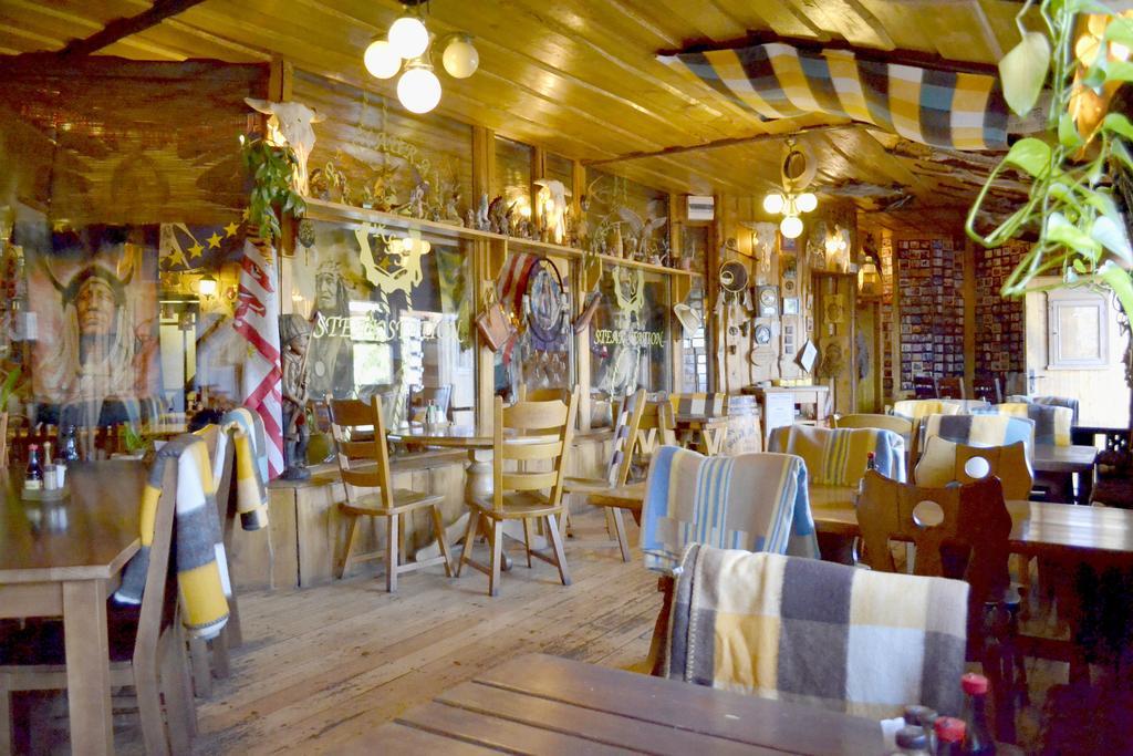 Restaurant A Penzion Steak Station Pardubice Exterior foto
